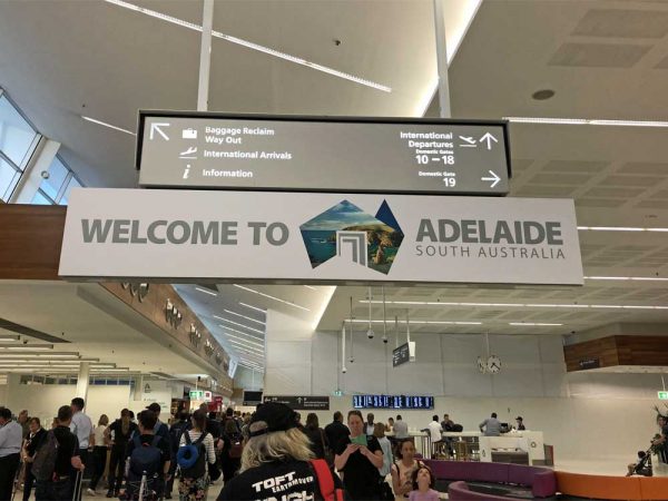 Ankunftshalle im Flughafen von Adelaide in South Australia.