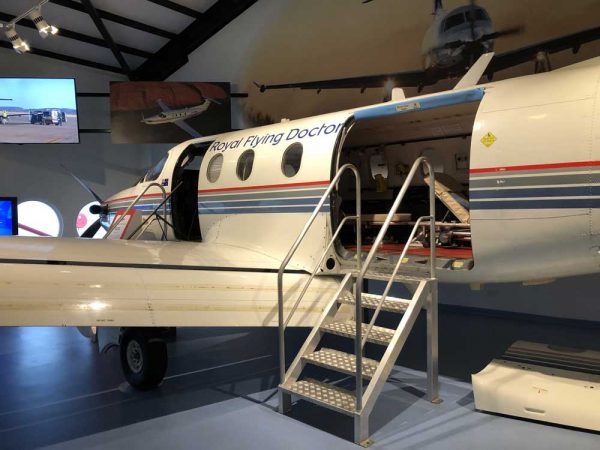 Flugzeug im Besucherzentrum des Royal Flying Doctor Services in Darwin, Australien