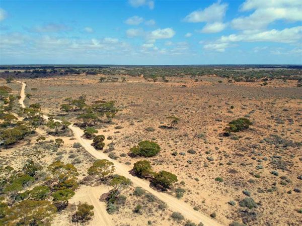 Gravel Road im Outback von Australien