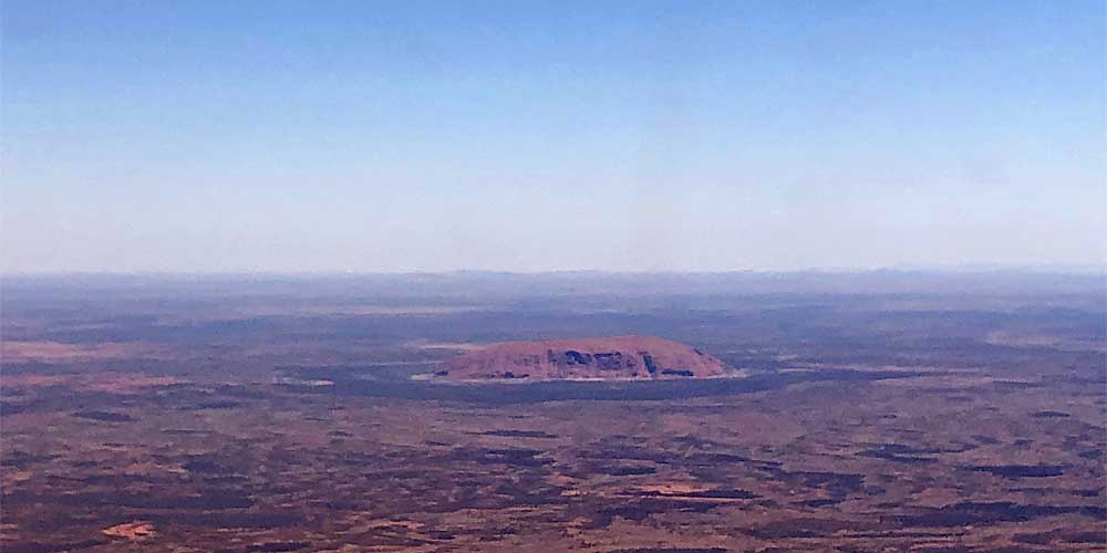 Luftbild des Uluru in Australien