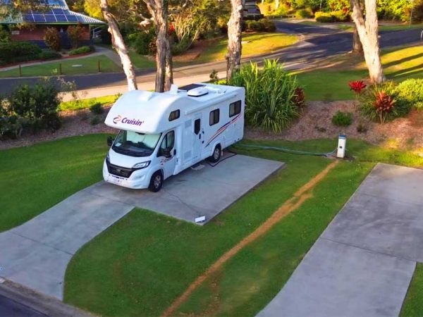 Typischer Caravan Park in Australien mit 15A Stromanschlüssen./ ©Photo: Cruisin Motorhomes Caravan Park in Australien mit Powered Sites für Wohnmobile